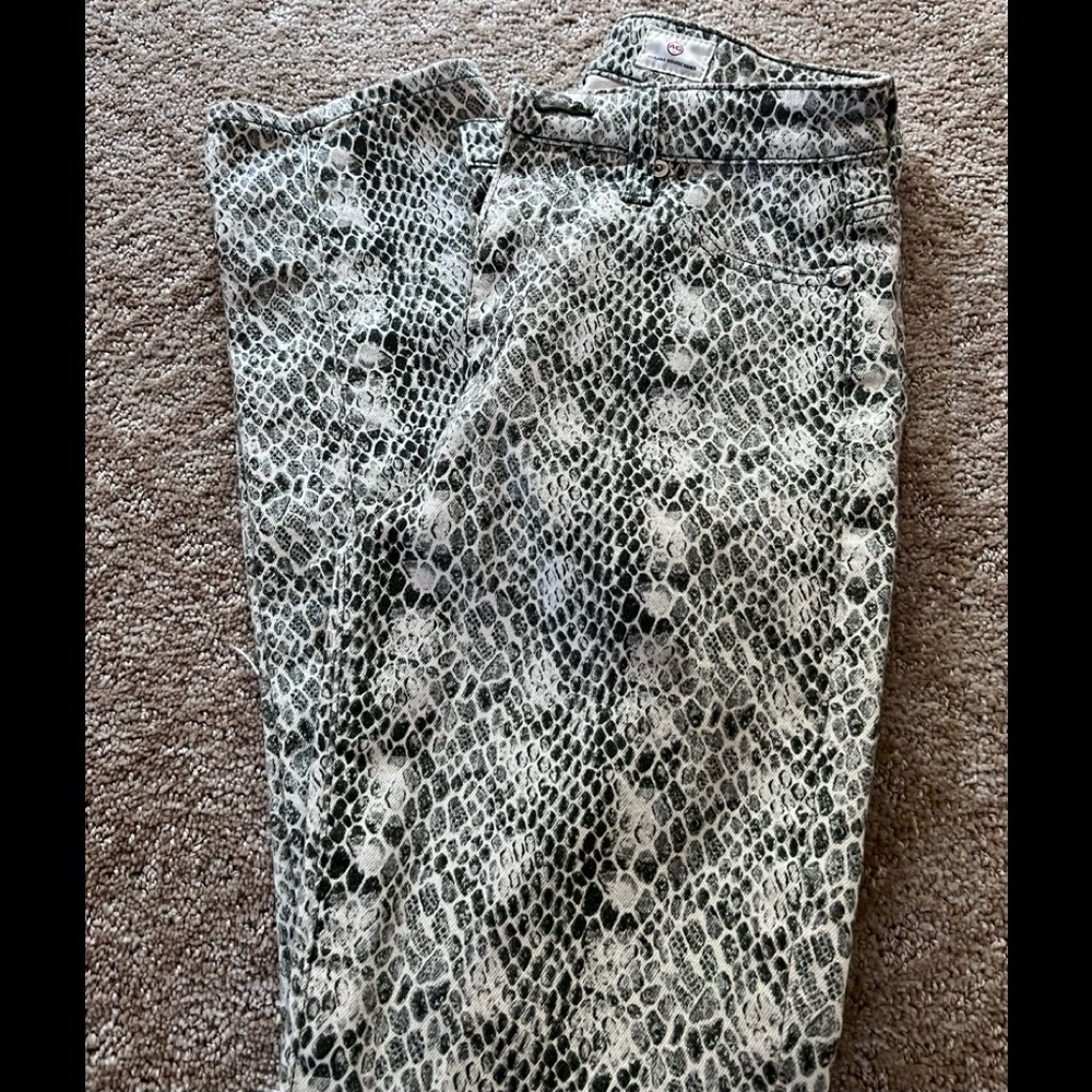 AG Super Soft snakeskin print excellent Condition jeans to wear anywhere!🐍🖤🤍